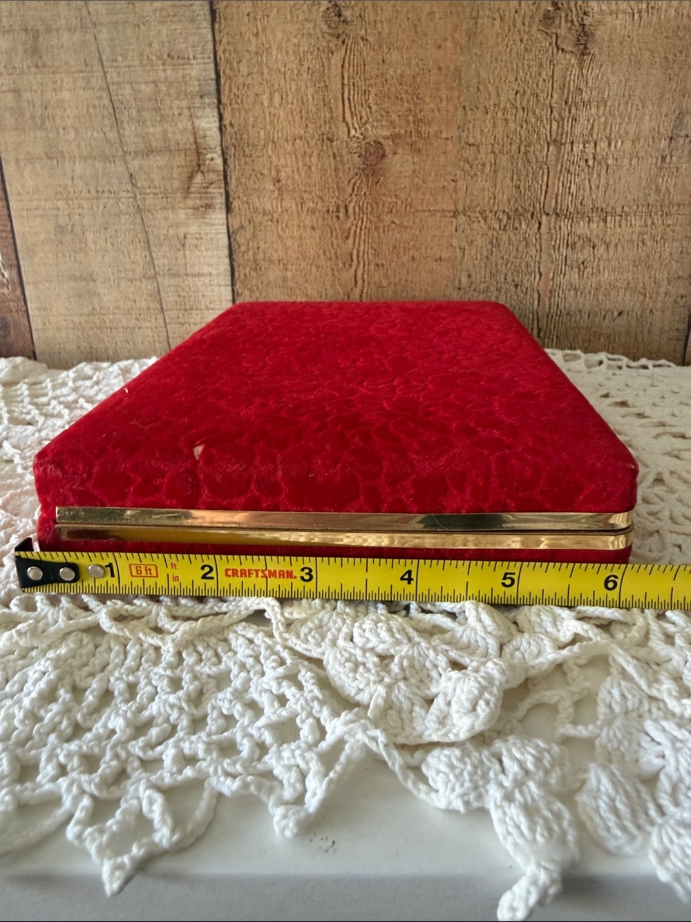 VTG red velvet jewelry box/travel case with gold-tone trim with clip on earrings - Picture 9 of 14